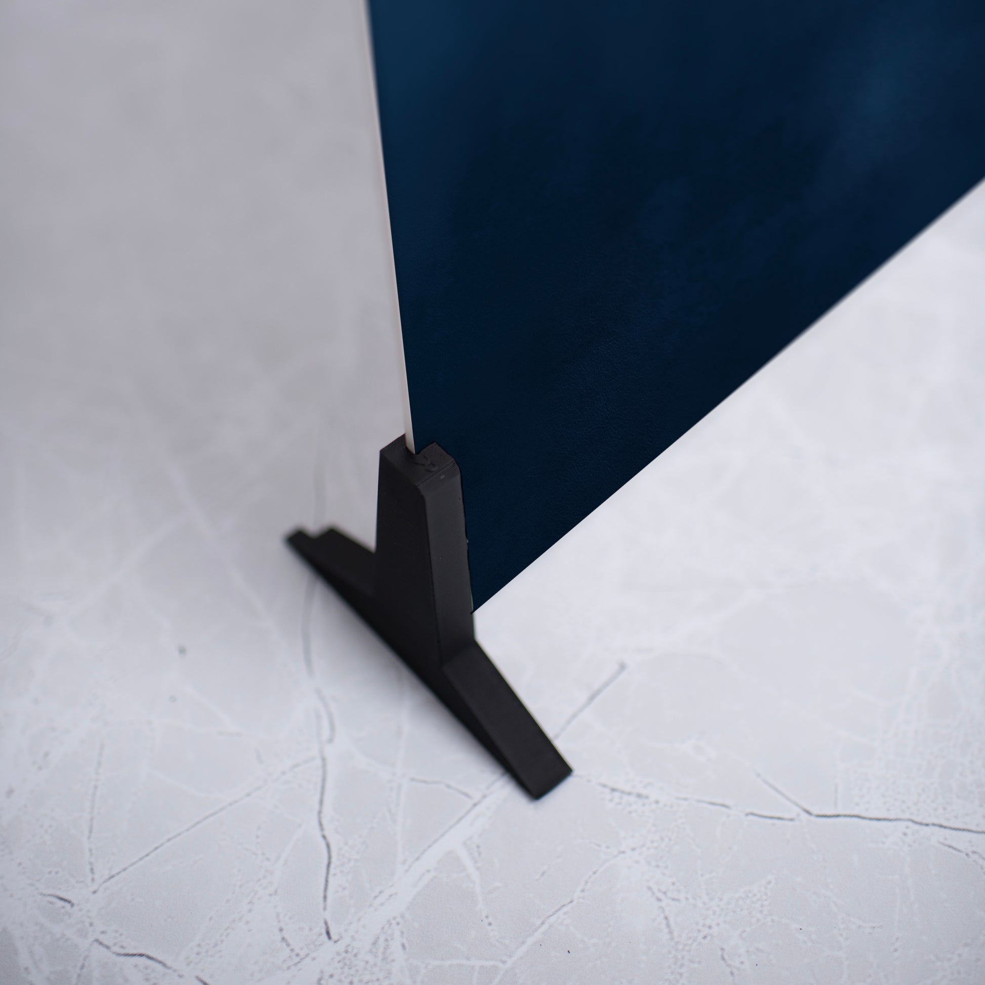 Chic Deep Blue Soft Subtle
